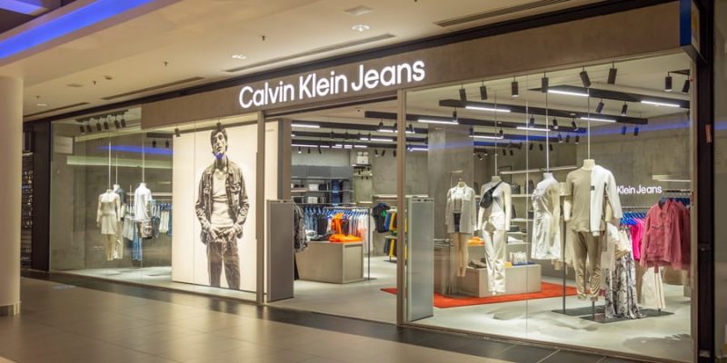Construction of Calvin Klein store in the Mediterranean Cosmos in ...